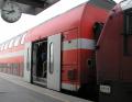 Zug am Bahnsteig